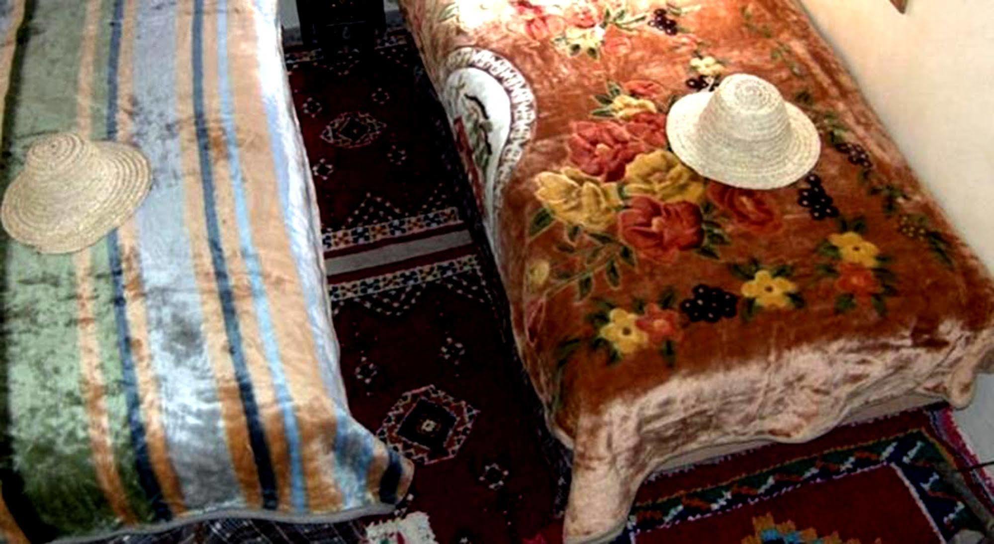 Dar Aglzime Hotel Aroumd Luaran gambar